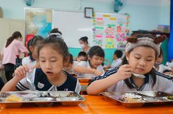 Đại biểu Quốc hội: Bữa ăn bán trú kém chất lượng là vô nhân tính với học sinh