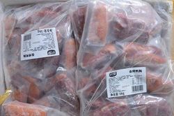 Hà Nội: Một hộ kinh doanh công khai bán gần 1,2 tấn ức vịt, cánh gà không rõ nguồn gốc