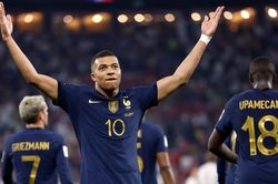 World Cup trên sân nhà: Cuộc vui giờ mới bắt đầu