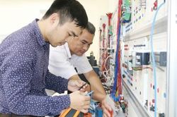 Giáo dục Chuyện về phó giáo sư ở tuổi 36