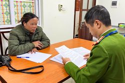 Bán 80.000 đồng một củ khoai nướng, người phụ nữ nói do giá nhập cao