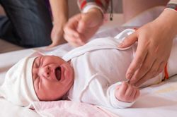 6 điều cần nhớ khi chăm sóc trẻ sơ sinh mùa lạnh