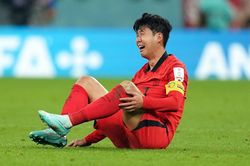 Son Heung-min bật khóc nức nở, như chưa thể tin Hàn Quốc giành vé đi tiếp