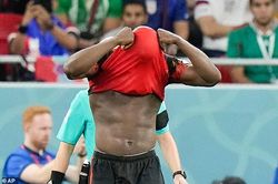 Cựu sao Barcelona chế nhạo Lukaku trên mạng xã hội