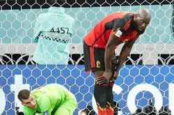 Lukaku hủy kỳ nghỉ để chữa 'bệnh' chân gỗ
