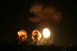 Israel hứng tên lửa từ Gaza sau cái chết của dân thường Palestine