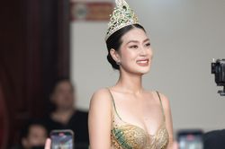Đoàn Thiên Ân khóc trong fan meeting đầu tiên