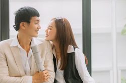'Tắc kè hoa' Quang Tuấn: Sự nghiệp thăng hoa, hôn nhân viên mãn