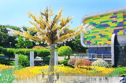 Độc đáo công viên được đúc hoàn toàn bằng thủy tinh