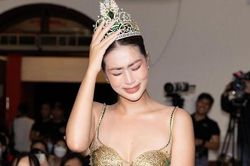 Hoa hậu Thiên Ân bật khóc khi gặp người hâm mộ