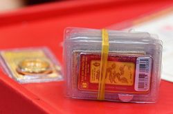 Giá vàng giảm, người mua lỗ 1,25 triệu đồng/lượng