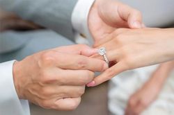 Cô dâu Ấn Độ ngã gục trong đám cưới: Các dấu hiệu cảnh báo bệnh tim