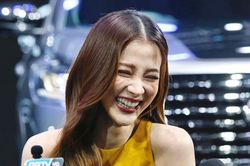 'Ngọc nữ xứ sở chùa Vàng' Baifern Pimchanok chính thức xác nhận 'vượt lên' mức tình bạn với Nine Naphat