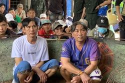 Vây bắt 70 con bạc trong trường gà 'kín cổng cao tường'