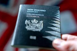 Loại mực 'ma thuật' trên hộ chiếu New Zealand