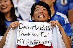 CĐV Nhật Bản khơi mào tranh luận về việc nghỉ làm đi xem World Cup