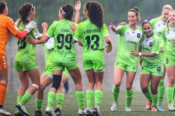 Huỳnh Như nổi bật trong chiến thắng của Lank FC