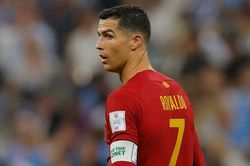HLV Calisto lý giải phong độ thất vọng của Ronaldo