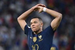 Mbappe lập nên hàng loạt kỷ lục đáng nể sau cú đúp vào lưới Ba Lan