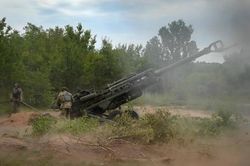 Lầu Năm Góc có thể 'cạn' tiền giúp Ukraine, Tổng thống Pháp bị Kiev chỉ trích