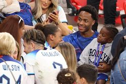 World Cup 2022: Sterling rời đội tuyển Anh vì nhà ở London bị đột nhập