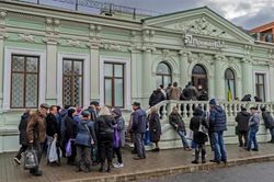 Ukraine lấy tiền ở đâu để trang trải cho cuộc xung đột với Nga?