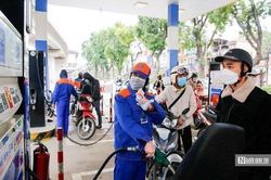Đề xuất giảm thuế bảo vệ môi trường với xăng, dầu trong năm 2023