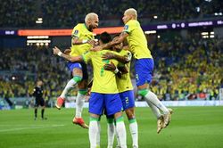Brazil vào tứ kết sau trận thắng đậm Hàn Quốc
