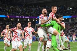 Croatia vào tứ kết sau loạt đá 11m