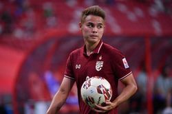 Cầu thủ đánh nguội Quang Hải trở thành đội trưởng Thái Lan ở AFF Cup 2022