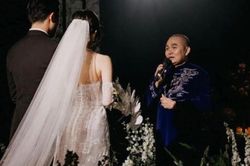 Nghệ sĩ Xuân Hinh nghẹn ngào trong ngày cưới con gái, nhan sắc cô dâu - chú rể chiếm trọn spotlight