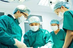 TP.HCM: Người phụ nữ tử vong sau khi đốt mỡ vùng cánh tay và ngực trái