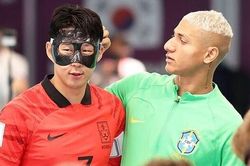 Cầu thủ Brazil an ủi, gọi Son Heung-min là 'người hùng'