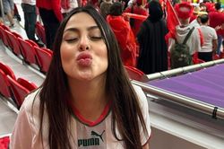 CĐV Morocco vỡ òa khi đội nhà vào tứ kết World Cup