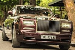 Rolls-Royce Phantom Lửa Thiêng đấu giá lần 2, giảm còn hơn 22 tỷ đồng