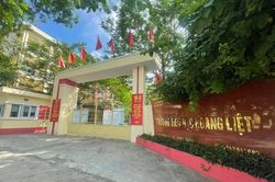 Thông tin mới nhất về vụ 8 học sinh nhập viện do hút thuốc lá điện tử