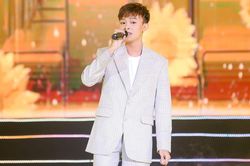 Show diễn mới của Hồ Văn Cường khiến fan tiếc nuối, nam ca sĩ vội bù đắp bằng 'quà khủng'