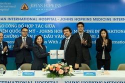 Bệnh viện Quốc tế Mỹ ký hợp tác chiến lược với Johns Hopkins Medicine International