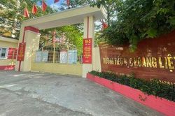 Hà Nội: 8 học sinh trường tiểu học nhập viện do hút phải thuốc lá điện tử