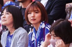 Bà xã người mẫu gửi lời động viên tiền vệ Shibasaki sau kỳ World Cup đáng nhớ