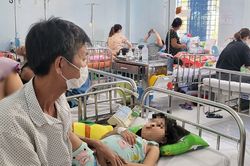 Số bệnh nhi mắc viêm màng não ở TP.HCM tăng mạnh