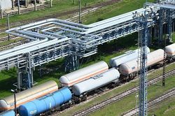 EU phản bác cáo buộc của Hungary về thiếu hụt nhiên liệu