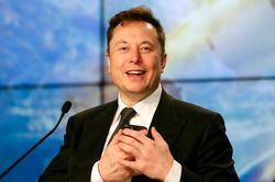 Elon Musk mất danh hiệu 'người giàu nhất thế giới'