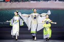 Hoa hậu Thùy Tiên, Bảo Ngọc diễn thời trang tại Thái Lan