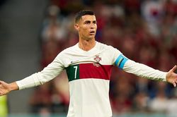 PSG từ chối chiêu mộ Ronaldo