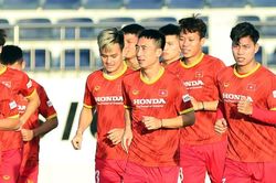 Tin nóng AFF Cup ngày 9/12: Tuyển Việt Nam trở lại tập luyện, Malaysia đấu Campuchia