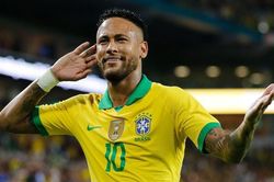 Ronaldo 'béo' khuyên Neymar cách tránh chấn thương trong trận gặp Croatia