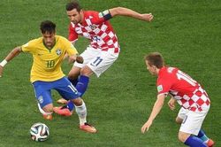 Siêu máy tính và chuyên gia dự đoán kết quả trận Croatia và Brazil