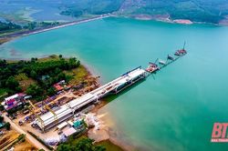 Thực hiện dự án di dân tái định cư lòng hồ Yên Mỹ