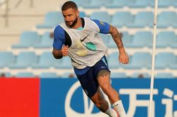 Kyle Walker chạy thua đồng đội, fan tuyển Anh đứng ngồi không yên
